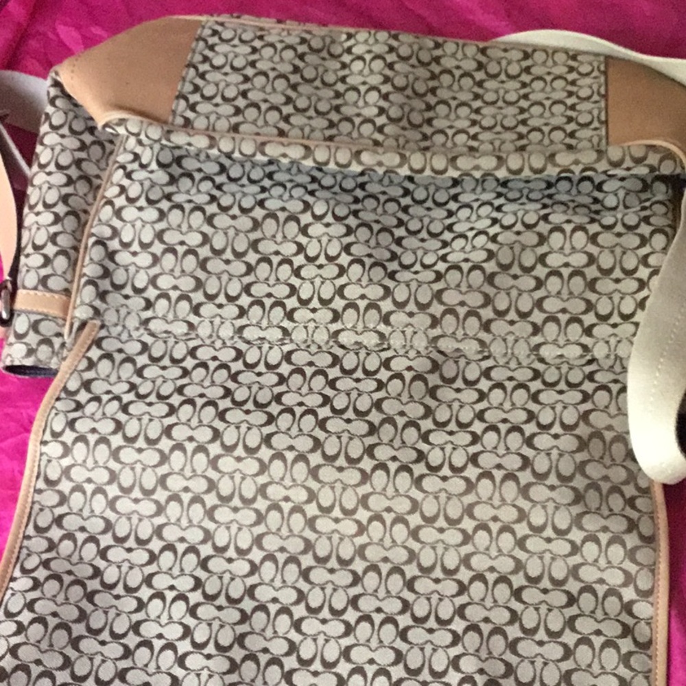 coach Signature laptop carry bag preowne like new - Picture 3 of 16